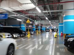 -白玉兰广场停车场