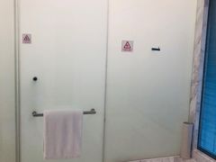 -上海滴水湖皇冠假日酒店