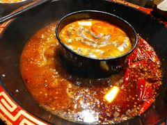 菌汤鸳鸯锅-椒香城门口重庆老火锅(宝安固戍店)