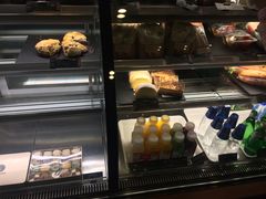 面包甜点陈列柜-星巴克(蒲汇塘路店)