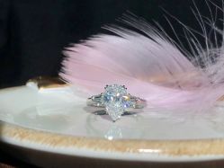 -威德钻石-克拉钻大本营(南京东路店)