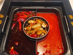 -老牌坊云南鱼豆花火锅(哈西万达店)