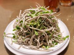 香椿苗拌豆腐丝-嘉年华面包房餐厅（饺子馆）(陶然亭店)