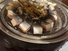 -围炉肉舍•炭烤活鳗•丹东海鲜烤肉(步行街店)