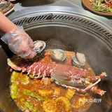 来大连！铁锅炖里还有大龙虾…真没白来🤤
