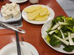 -菌之家·专业纯野生菌火锅·特色炒菌