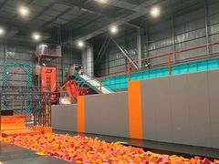 -极限PLAY运动娱乐新世界·团建派对潮玩休闲馆·室内蹦极高空游乐园