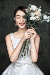 -易摄影婚纱摄影工作室