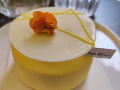 椰子菠萝慕斯-Ten Olives甜点