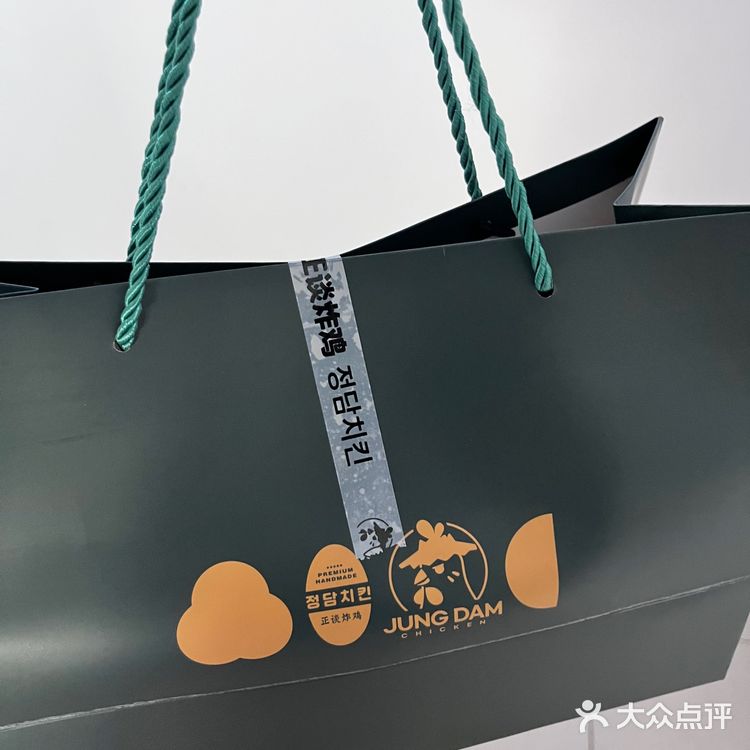 终于知道正谈炸鸡为什么火了！巨好吃家人们[流泪]