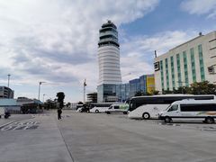 -维也纳国际机场