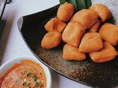 黄金豆腐-彩云天云南餐厅