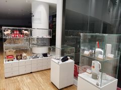 -杭州中沃沃尔沃4S店(滨江区店)