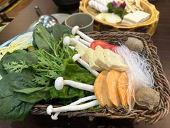 -滇釜火锅·能喝汤的火锅(车公庄店)