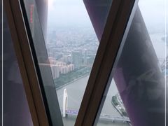 -广州塔卢特斯法国旋转餐厅