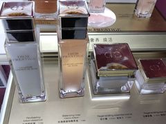-Dior迪奥(上海世茂广场店)