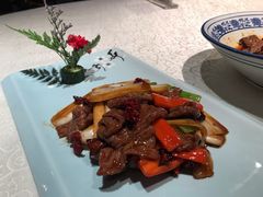 酸辣金边嫩牛肉-汉唐宴长安食府