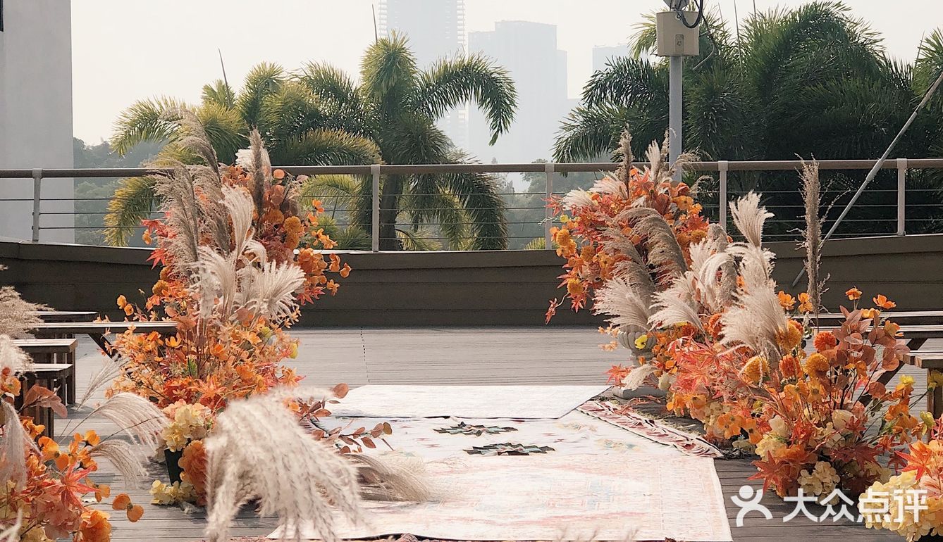 年前参加朋友的婚礼被这种温馨小浪漫的布置吸引住了冬日