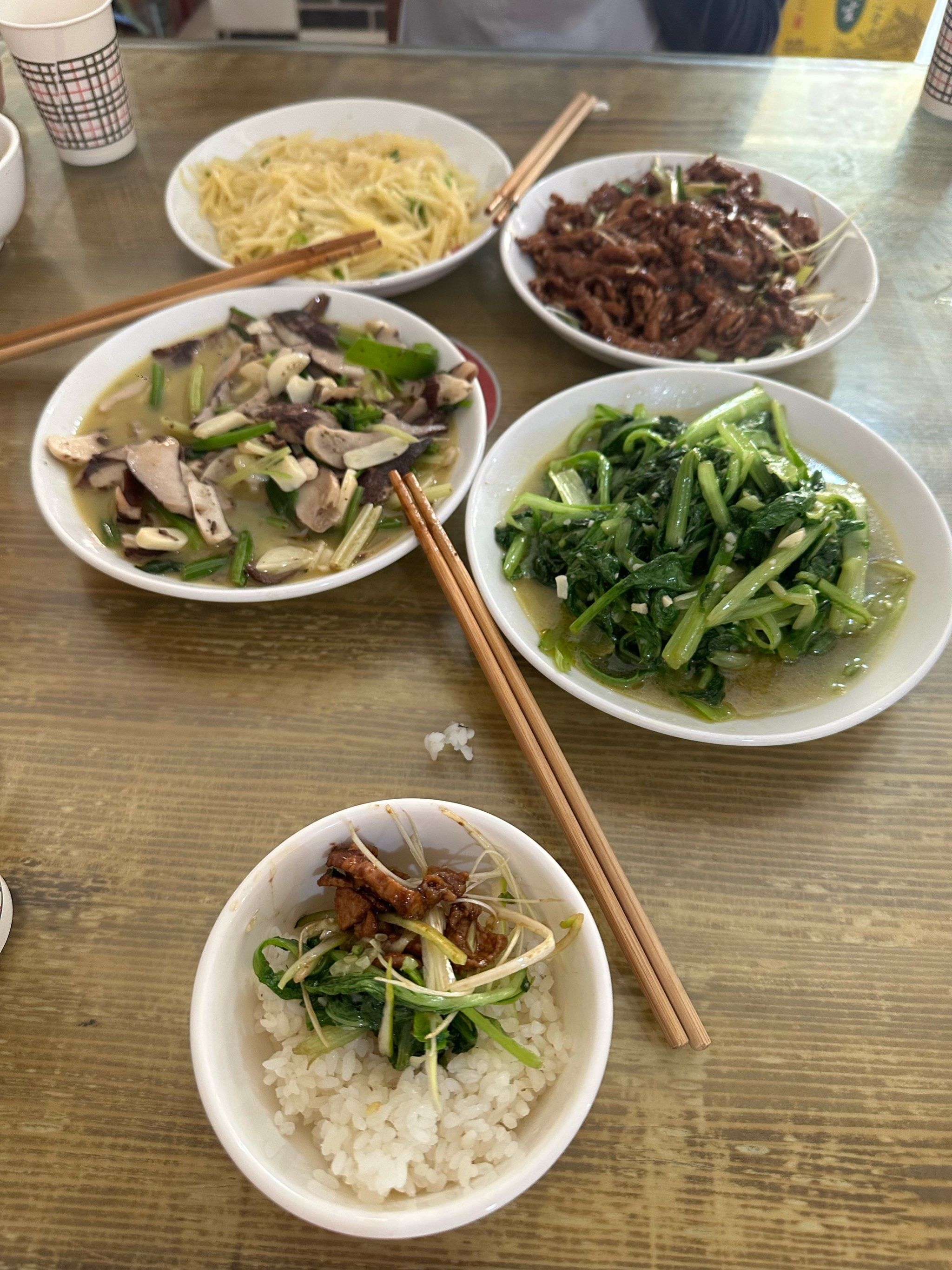 丰盛美味的农家菜