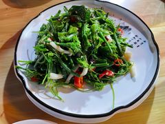 白玉菇拌龙须菜-老兰家传统烧烤炒菜泡馍(小南门店)