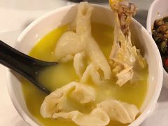 -鲜入围煮花胶鸡海鲜火锅