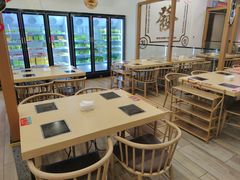-杨老板·海鲜集市火锅·鲜切牛肉(中防万宝店)