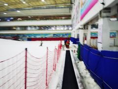 -乔波室内滑雪场