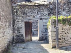 -高荡千年布依古寨旅游景区