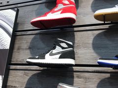 -ABC MART(心斎橋店)