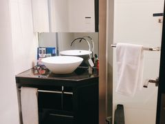 -桔子酒店(深圳东门湖贝地铁站店)