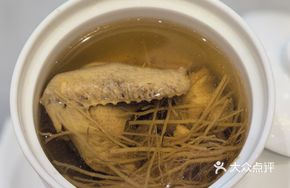 Herbal Chicken Soup with Liver-Protecting Herb