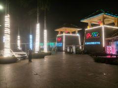 -亚龙湾亚泰商业街