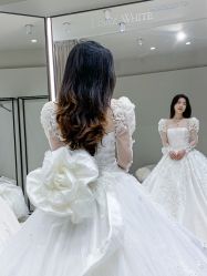 点击看大图 -Renee芮亦婚纱