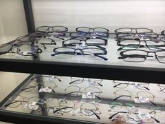 -LOGO眼镜·蔡司品牌折扣店(龙华清湖店)