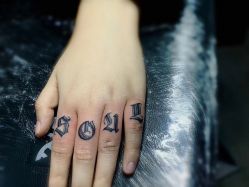 点击看大图 -龙之吻专业刺青·手工耳洞·纹身去色