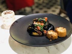 -La Mer Restaurant & Lounge