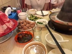 -洞庭洲·防空洞火锅·烧烤·铜锅涮肉(新百广场店)