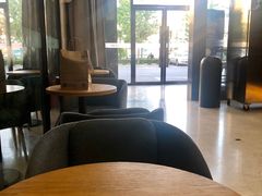 靠窗位-瑞幸咖啡(国际珠宝交易中心店)