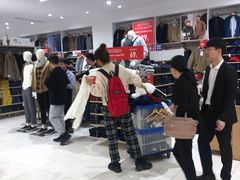 -优衣库(红谷滩万达店)