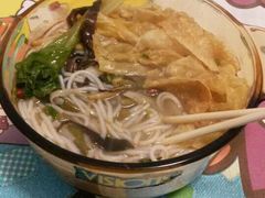 -丽丽三鲜螺蛳粉(田林路店)
