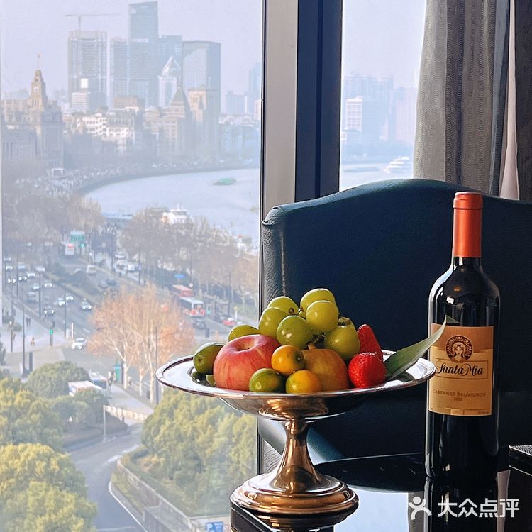 上海外滩老钱风奢牌酒店，竟然吃到繁花同款油墩子！