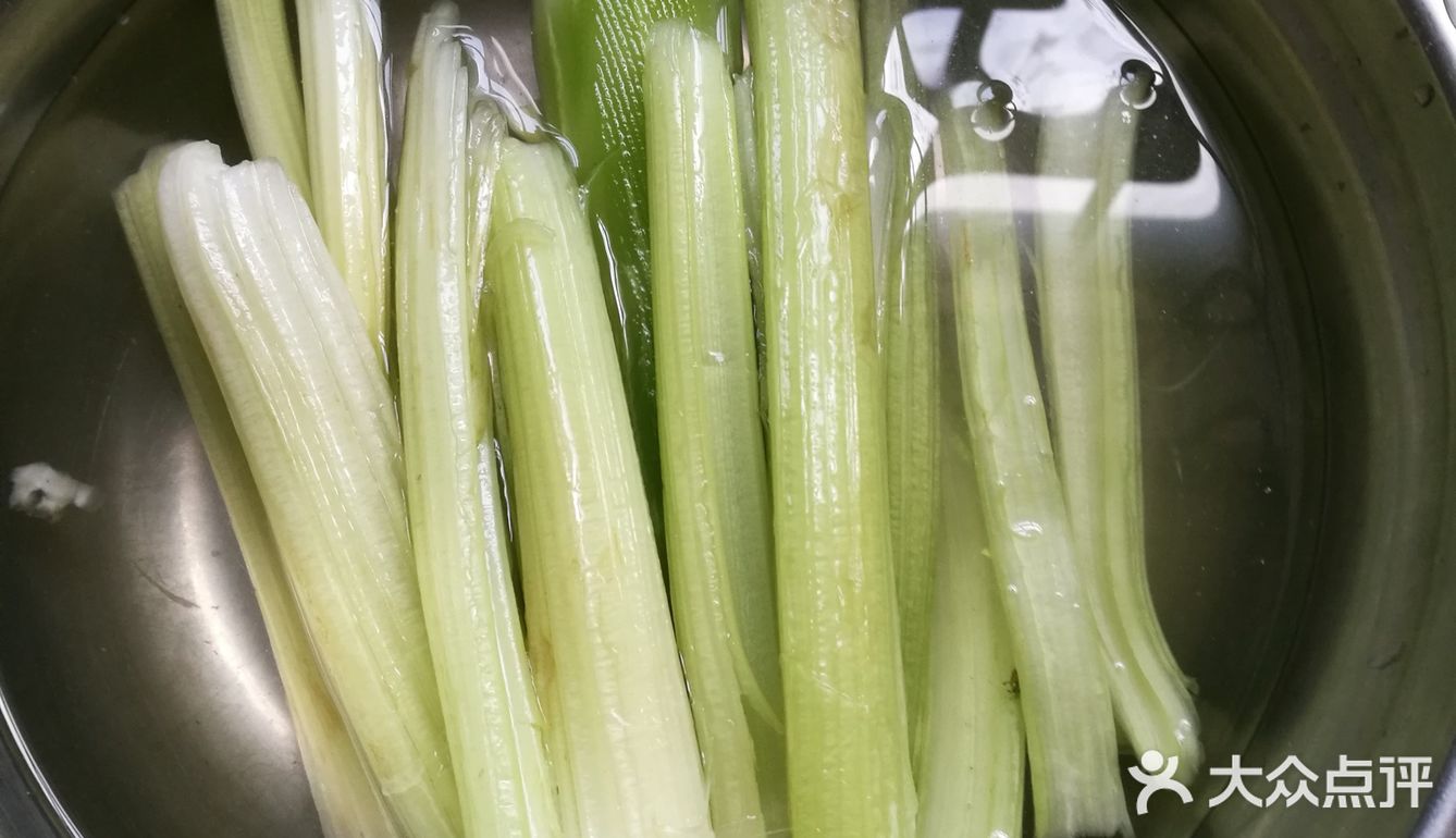 学校周边菜馆必备单品：香干回锅肉16