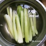 学校周边菜馆必备单品：香干回锅肉16
