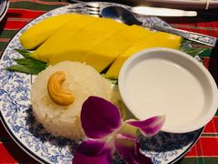 芒果糯米饭-卷心菜和避孕套餐厅(Pattaya)