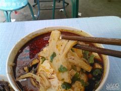 泡的锅盔-付记豆花泡馍