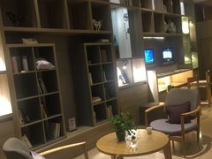 -西安大雁塔科技大学地铁站亚朵酒店