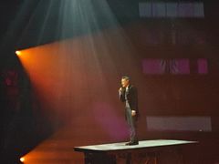 -东方体育中心(地铁站)