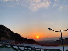 -采薇庄园四季滑雪场