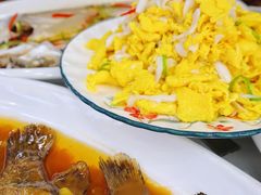 -丹水桥地锅鱼·翘嘴鲌·地方特色全鱼宴(丹江口大坝店)