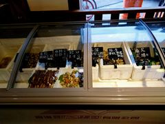 面包甜点陈列柜-義聚德·清真铜锅涮羊肉·烧烤(河东店)
